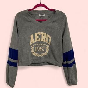 Aeropostale Sport Y2K Sweatshirt with blue and white striped sleeves size medium